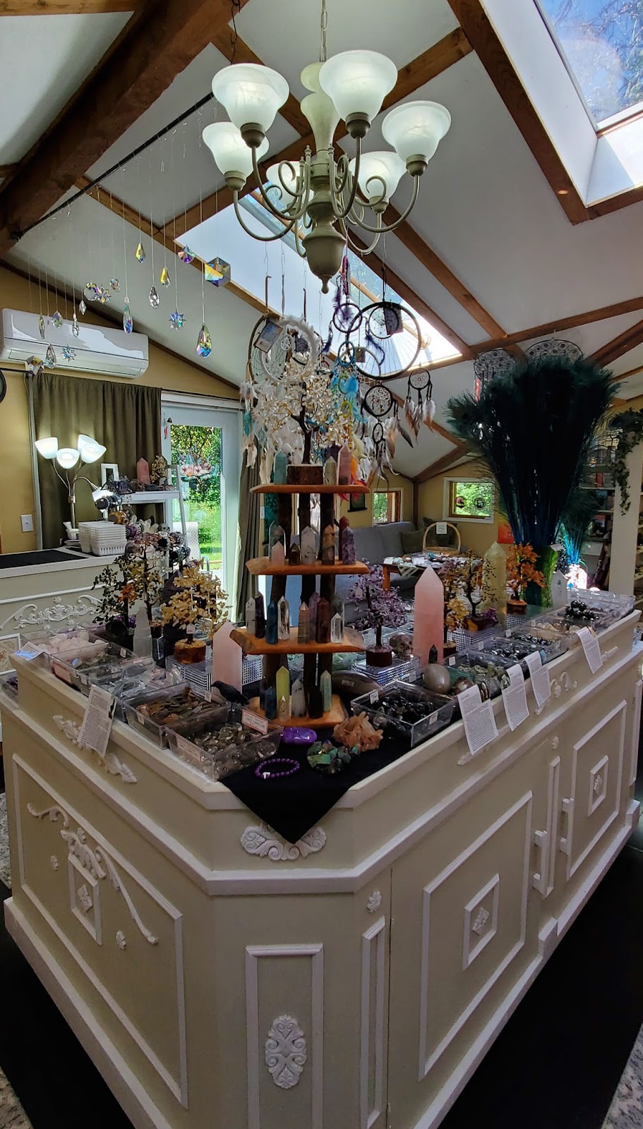 Crystal Quest | 3881 Yellow Point Rd, Ladysmith, BC V9G 1E9, Canada | Phone: (250) 240-6113