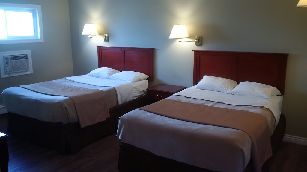The Highlander Inn | 6179 Lundys Ln, Niagara Falls, ON L2G 1T4, Canada | Phone: (289) 296-1115