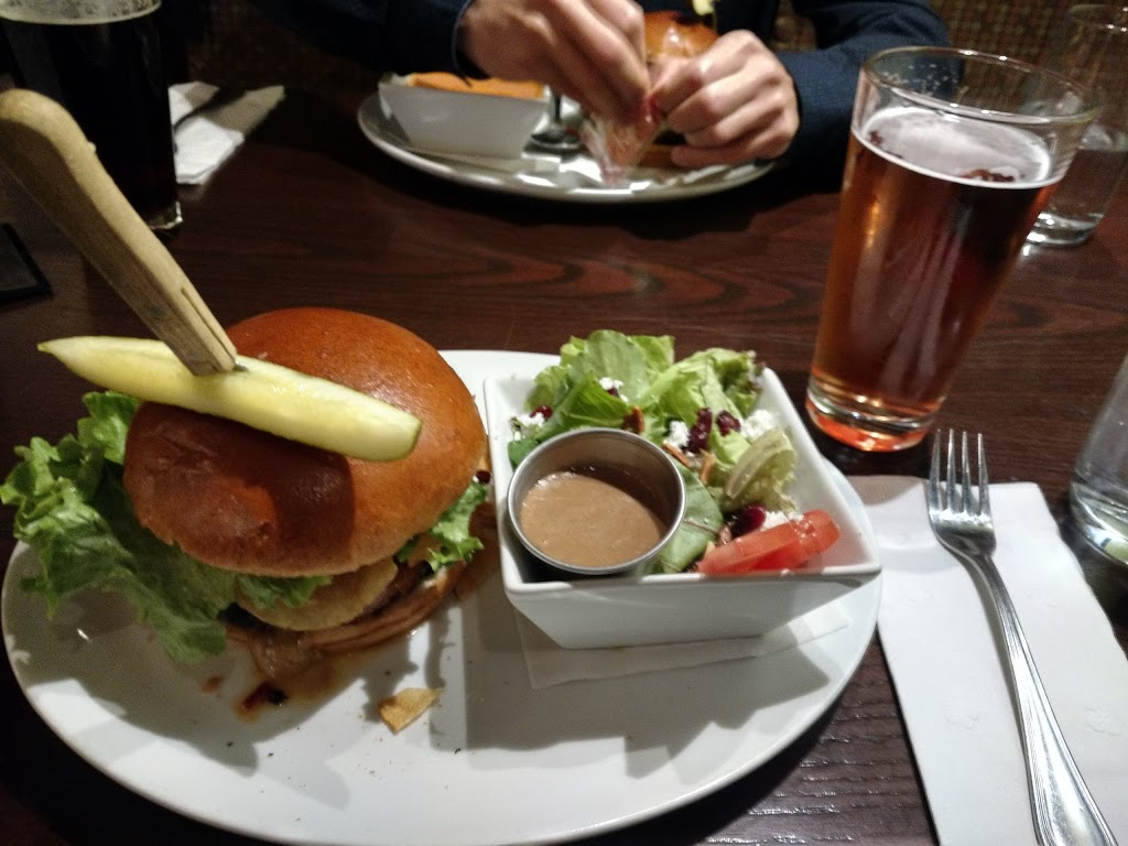 4th Spot Kitchen & Bar | 2620 4 St NW, Calgary, AB T2M 3A3, Canada | Phone: (403) 984-3474