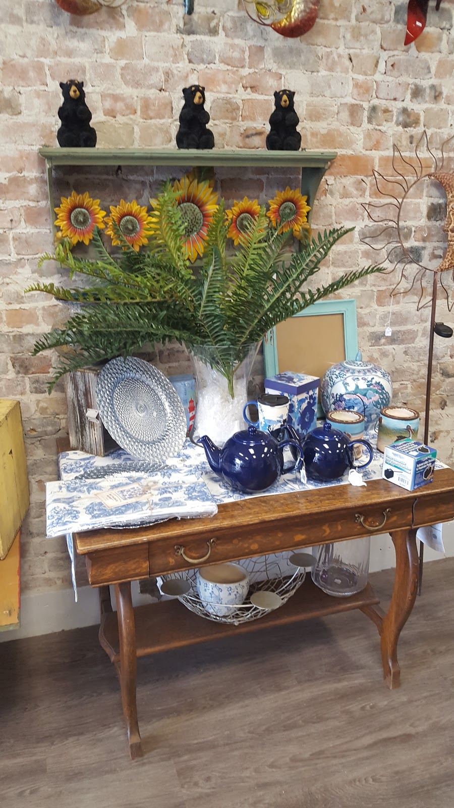 Green Things Garden Gift & Boutique Shop | 202 King St W, Prescott, ON K0E 1T0, Canada | Phone: (613) 925-5005
