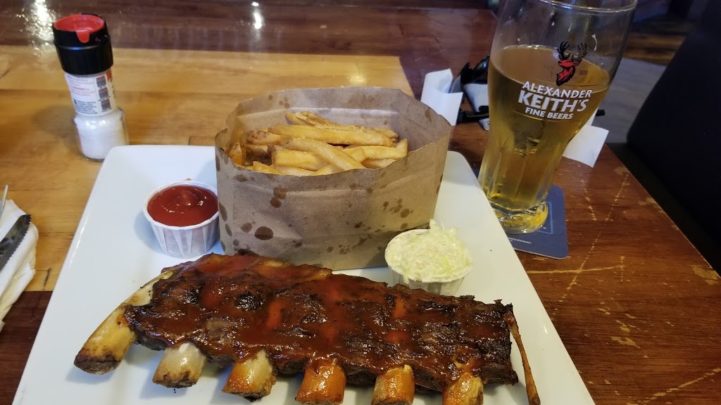 Kings Arm Pub | 390 Main St, Kentville, NS B4N 1K8, Canada | Phone: (902) 678-0066