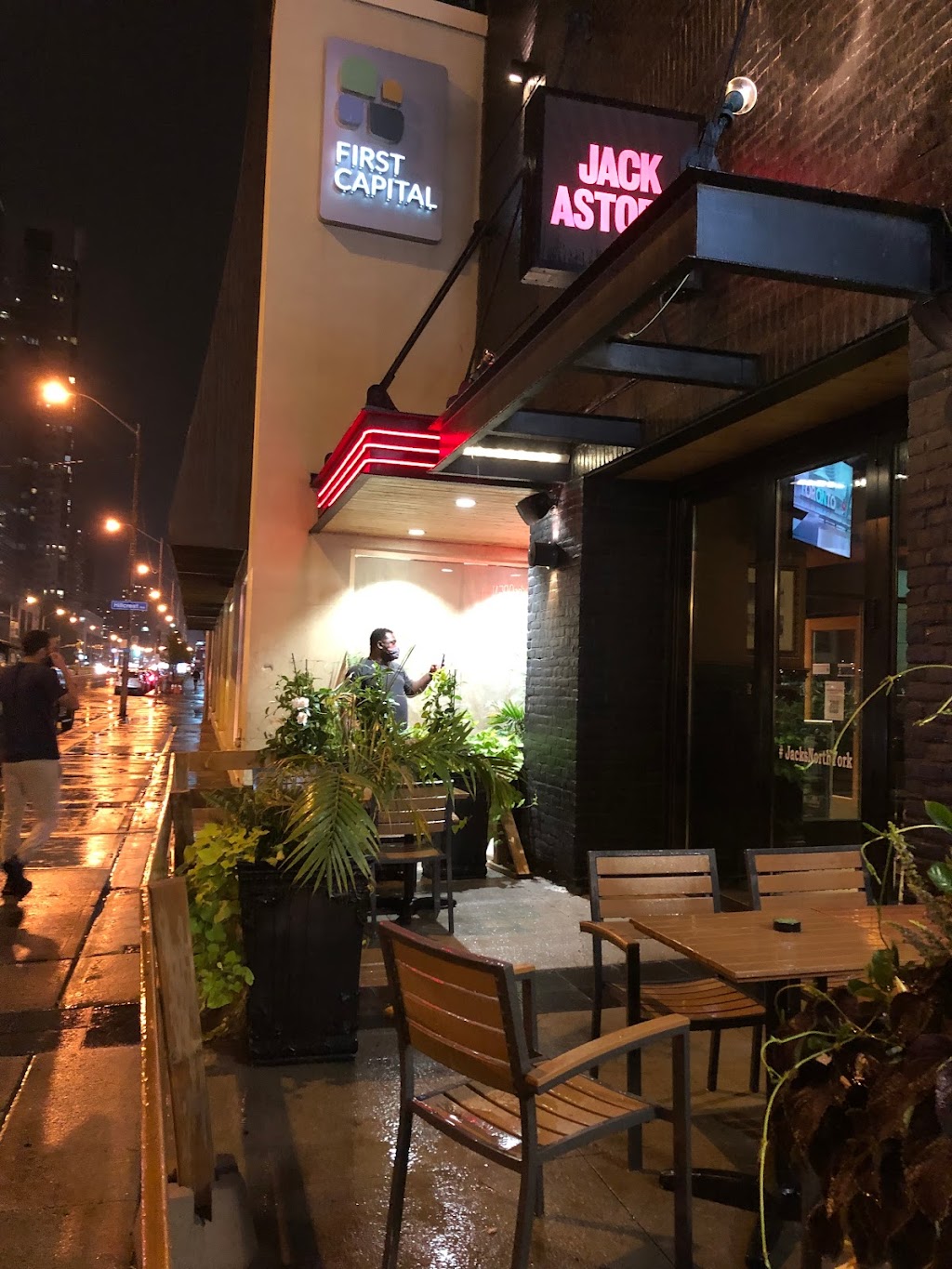 Jack Astors Bar & Grill North York | 5051 Yonge St Unit #2, North York, ON M2N 5P2, Canada | Phone: (416) 221-1221