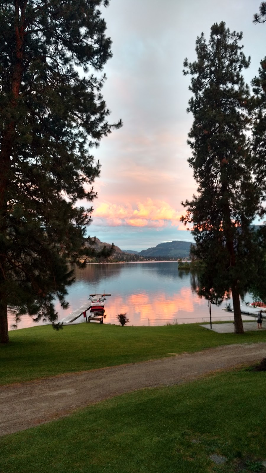 Ponderosa Point | 319 Ponderosa Ave, Kaleden, BC V0H 1K0, Canada | Phone: (250) 497-5354