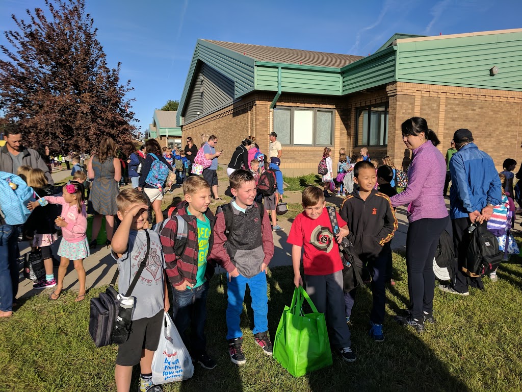 Sunningdale Elementary School | 530 Wood Lily Dr, Moose Jaw, SK S6J 1J3, Canada | Phone: (306) 693-9433