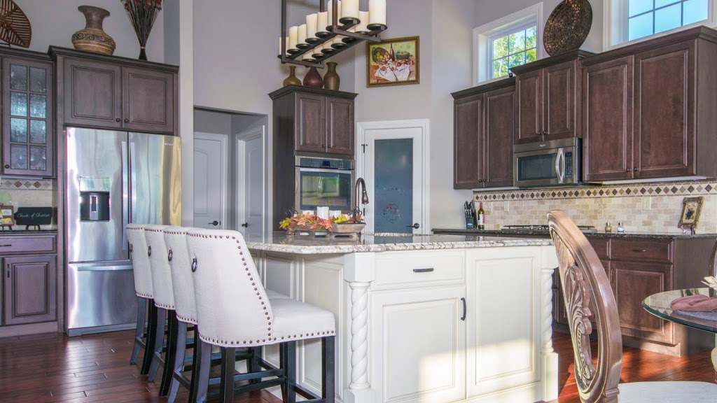Handcrafted Kitchens | 22 Peel St, Brantford, ON N3S 5L6, Canada | Phone: (519) 757-1800