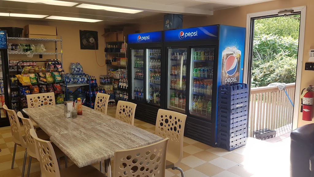 Recardos Take-Out | 12779 Peggys Cove Rd, Tantallon, NS B3Z 2N2, Canada | Phone: (902) 826-2114