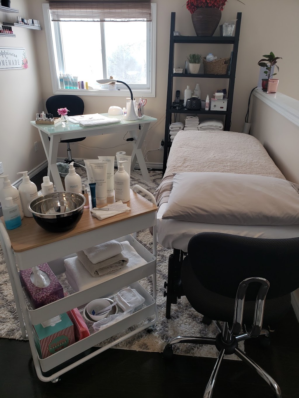 The Cranberry Day Spa | 1800 Cranberry Lake Rd, Arden, ON K0H 1B0, Canada | Phone: (613) 335-4822