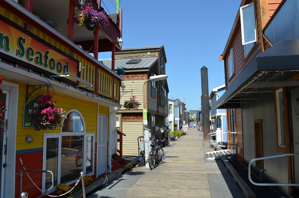 Victouria | 909 Dale St, Victoria, BC V8X 2V9, Canada | Phone: (250) 507-6554