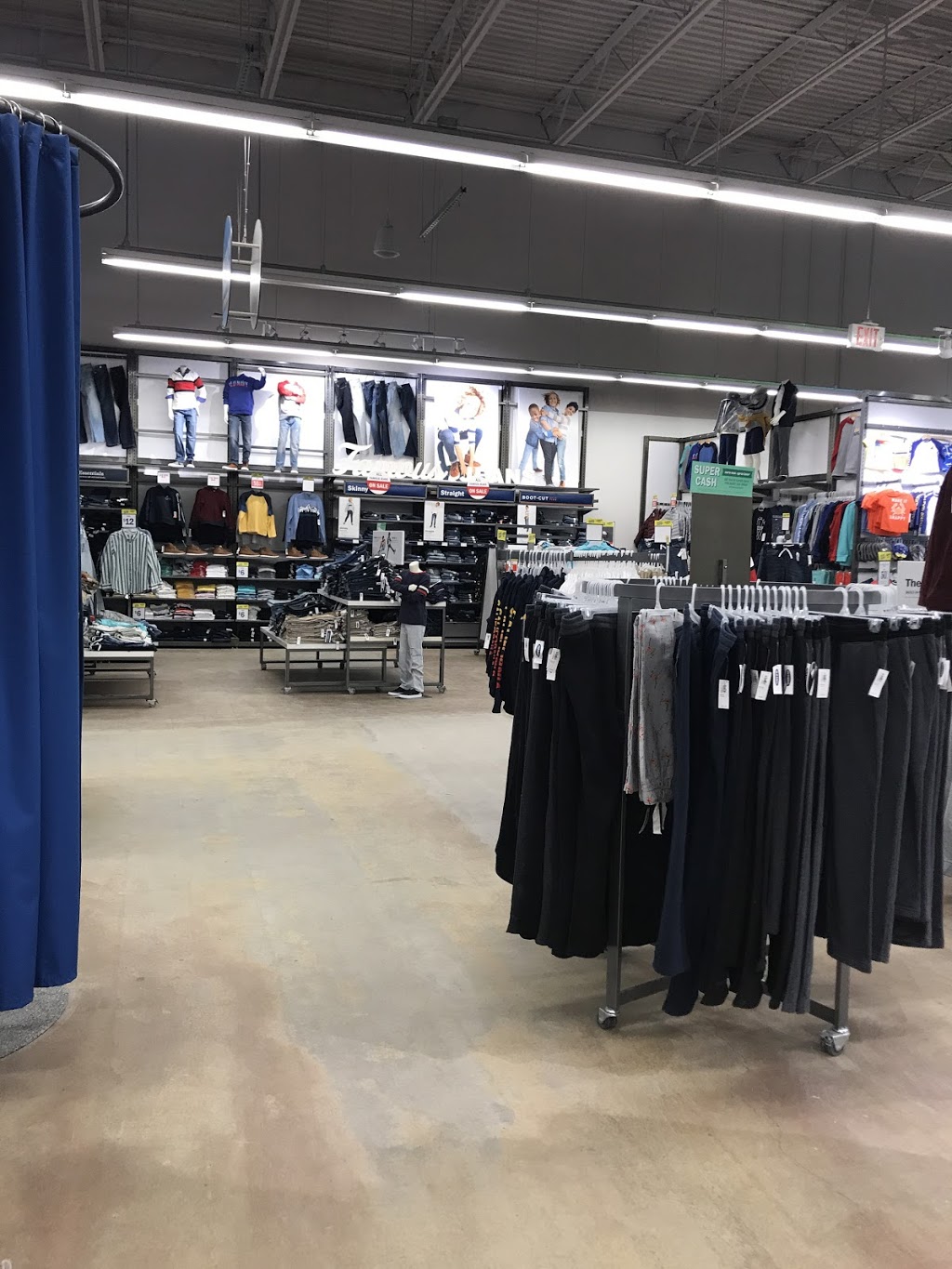 Old Navy | 1225 St Marys Rd, Winnipeg, MB R2M 5E5, Canada | Phone: (204) 253-9666