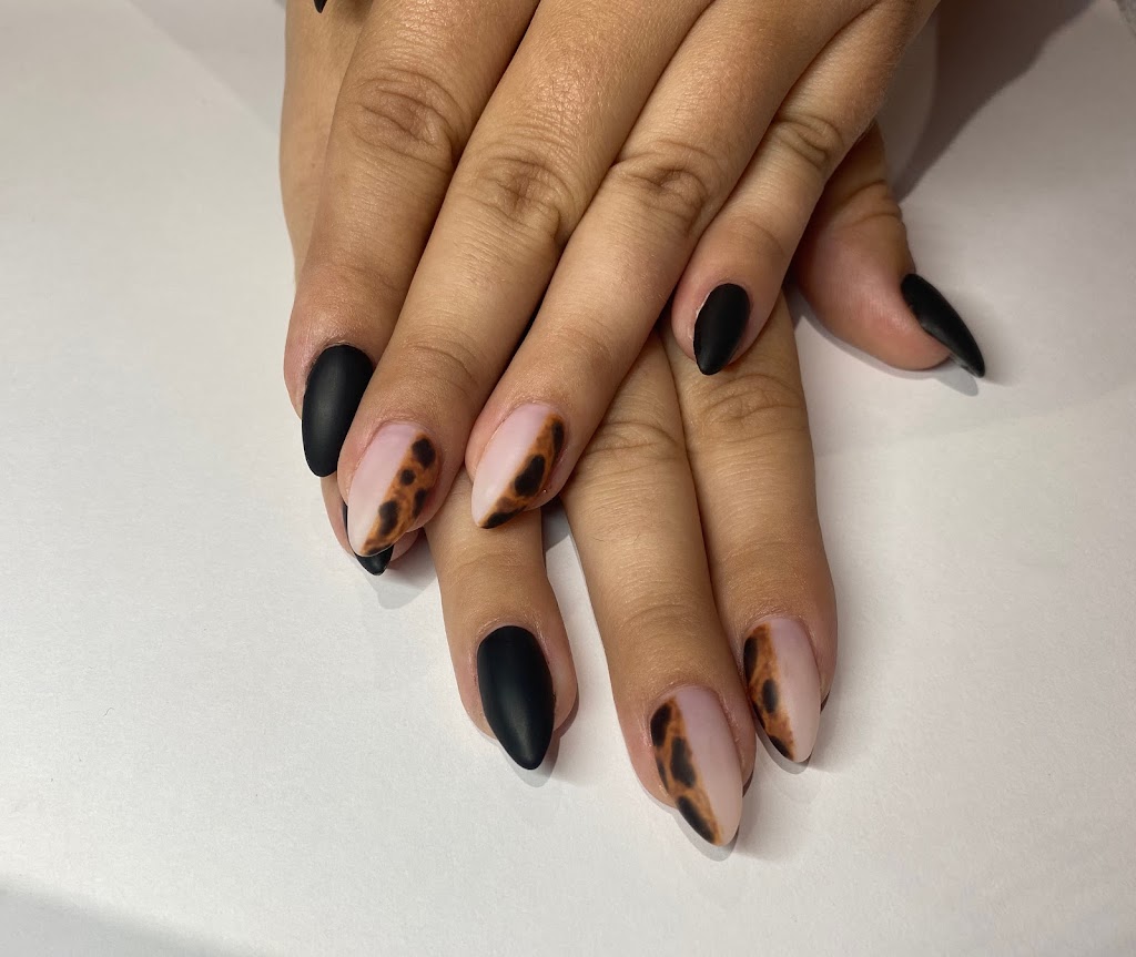 Kara Esthetics | 328 Glenrose Dr, London, ON N6K 2A8, Canada | Phone: (519) 671-9484