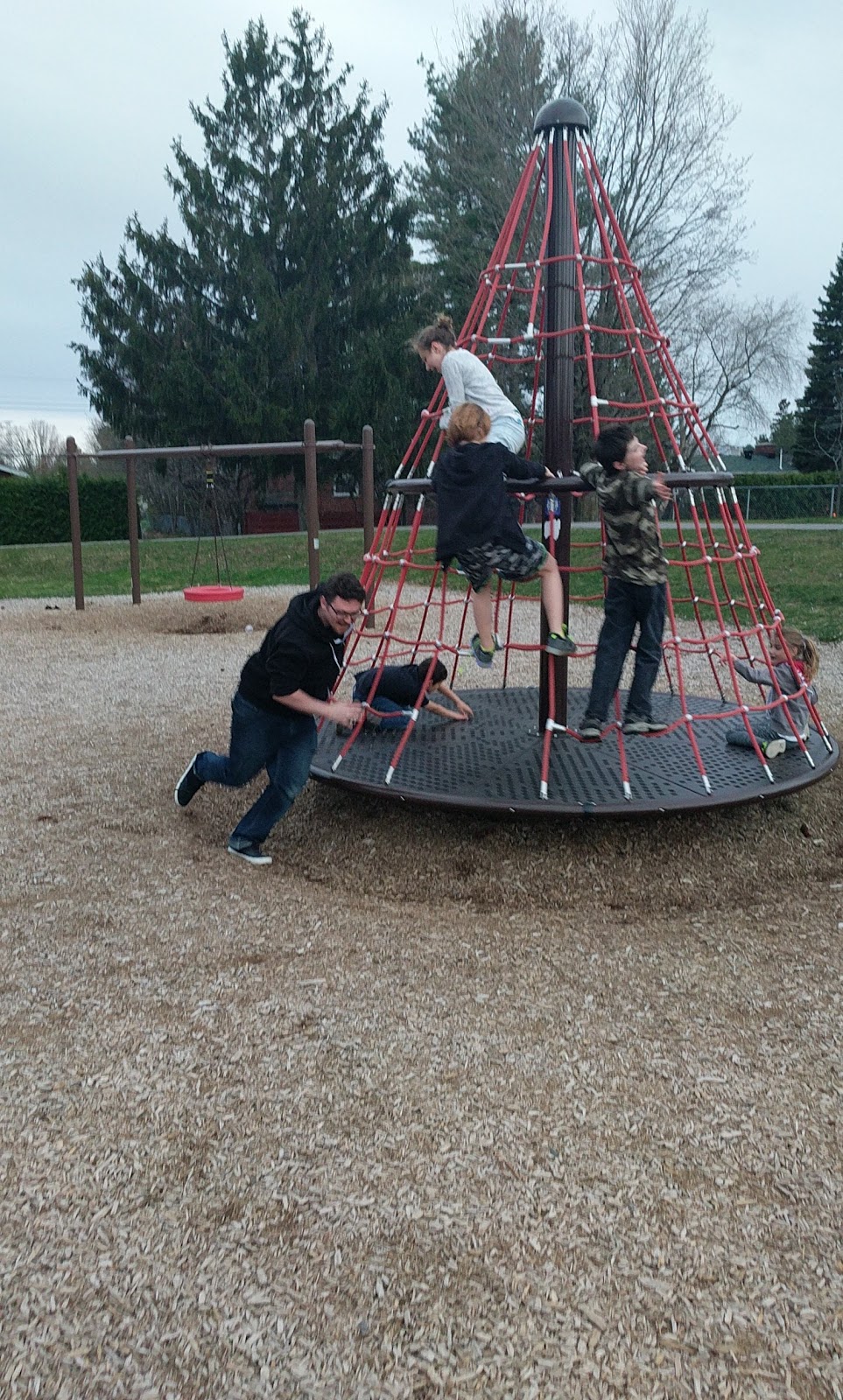 Bob Mitchell Park | 58 Fieldrow St, Nepean, ON K2G 2Y7, Canada | Phone: (613) 580-2595