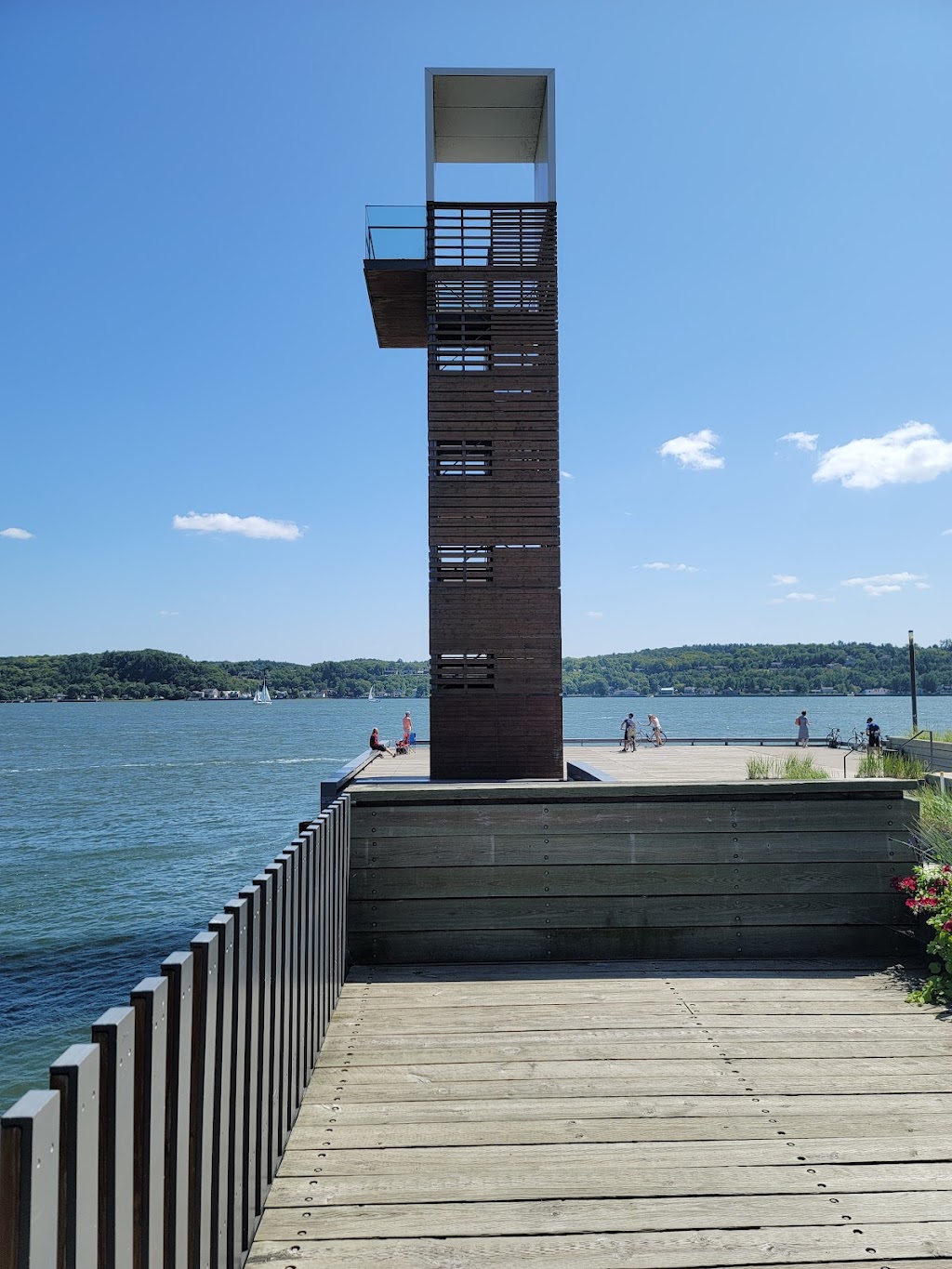 Cageux Wharf | 2795 Bd Champlain, Québec, QC G1K 4J9, Canada | Phone: (418) 646-7987