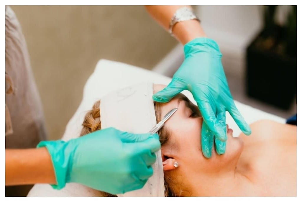 lo & behold beauty | 14 Renforth Ct, Peterborough, ON K9K 1M7, Canada | Phone: (705) 243-9148