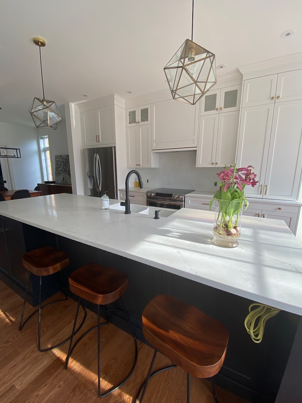 ENTREPÔT | Les Comptoirs Casa & Granite Inc. | 5673 Av. Royalmount, Mont-Royal, QC H4P 2P9, Canada | Phone: (514) 733-2272