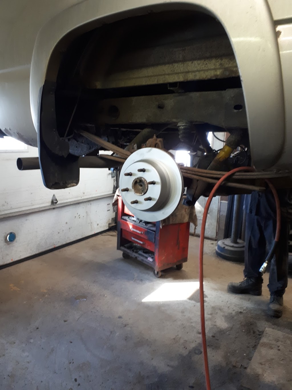 Cottage Country Repairs | 15 Coulter Ln, Gravenhurst, ON P1P 1R1, Canada | Phone: (705) 645-1678