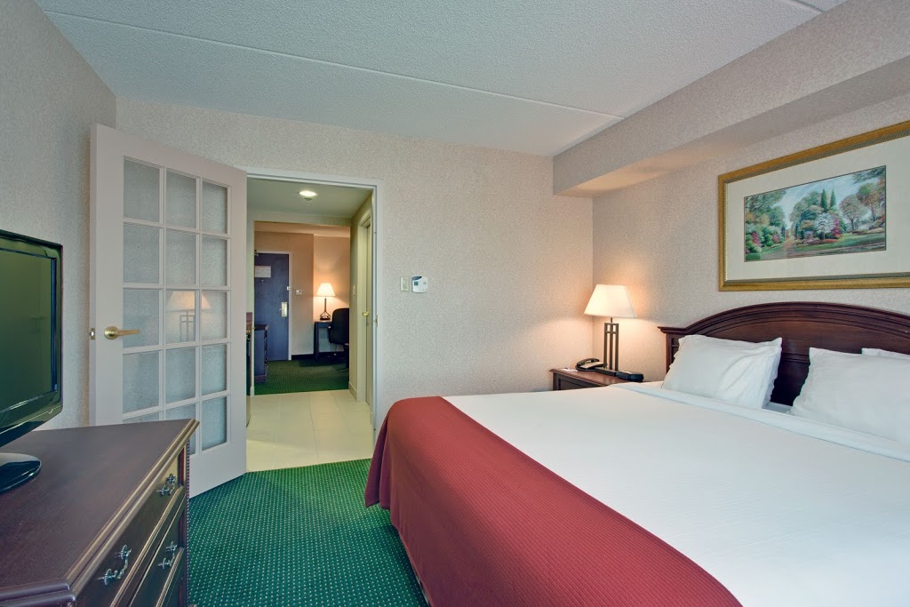 Holiday Inn Express & Suites Milton | 2750 High Point Dr, Milton, ON L9T 5G5, Canada | Phone: (905) 876-4955