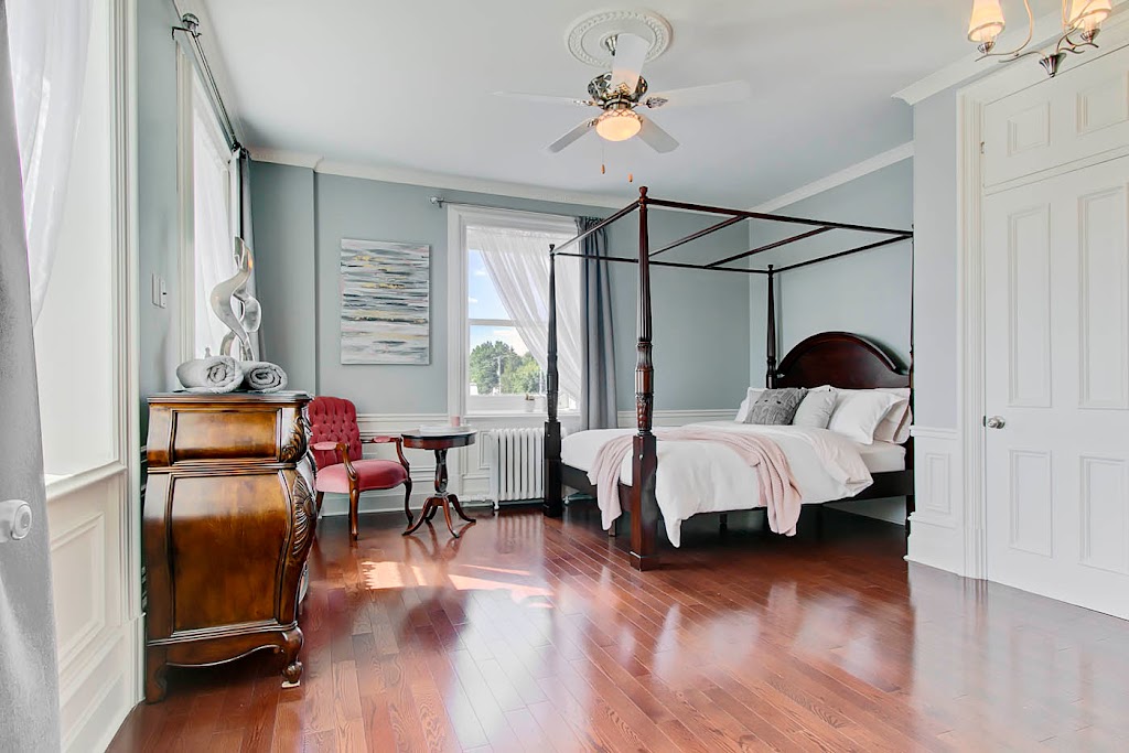 La Demeure du Capitaine | 571 Rue des Erables, Neuville, QC G0A 2R0, Canada | Phone: (581) 985-7309