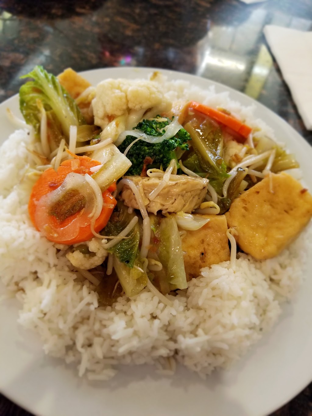 Pho Binh Minh Restaurant | 4710 17 Ave SE, Calgary, AB T2A 0V1, Canada | Phone: (403) 235-2521