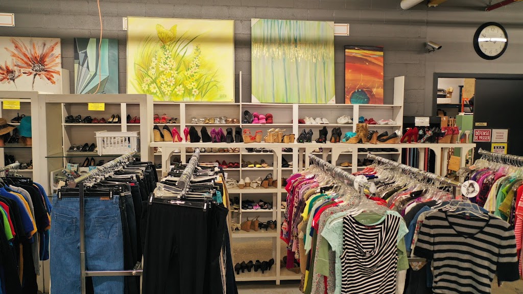 Le Magasin Général | 327 Rue Matton, Granby, QC J2G 7R1, Canada | Phone: (450) 378-0221