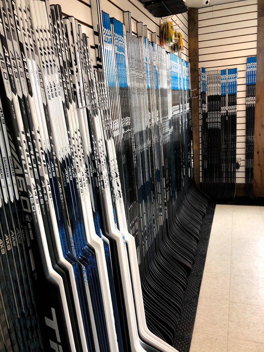 Roofdaddy’s Pro Shop | 306 Julien St, Pembroke, ON K8A 3P7, Canada | Phone: (613) 401-4078