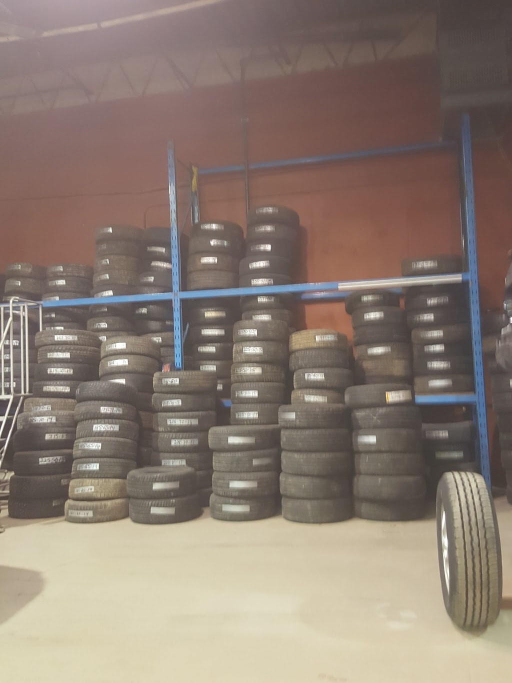 Tires 4 Less | 701 Brock St N, Whitby, ON L1N 4J3, Canada | Phone: (647) 830-6575