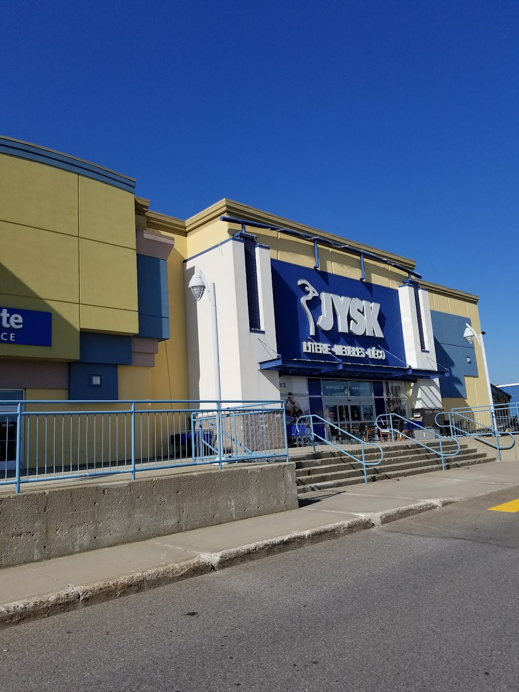 JYSK - Ste-Foy | 1150 A. Duplessis #50, Sainte-Foy, QC G2G 2B5, Canada | Phone: (844) 238-1718