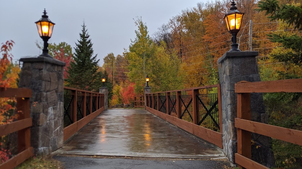 Le Manoir - Condos Mont-Tremblant | 110-7 Chemin des Quatres Sommets, Mont-Tremblant, QC J8E 1C6, Canada | Phone: (877) 287-0036