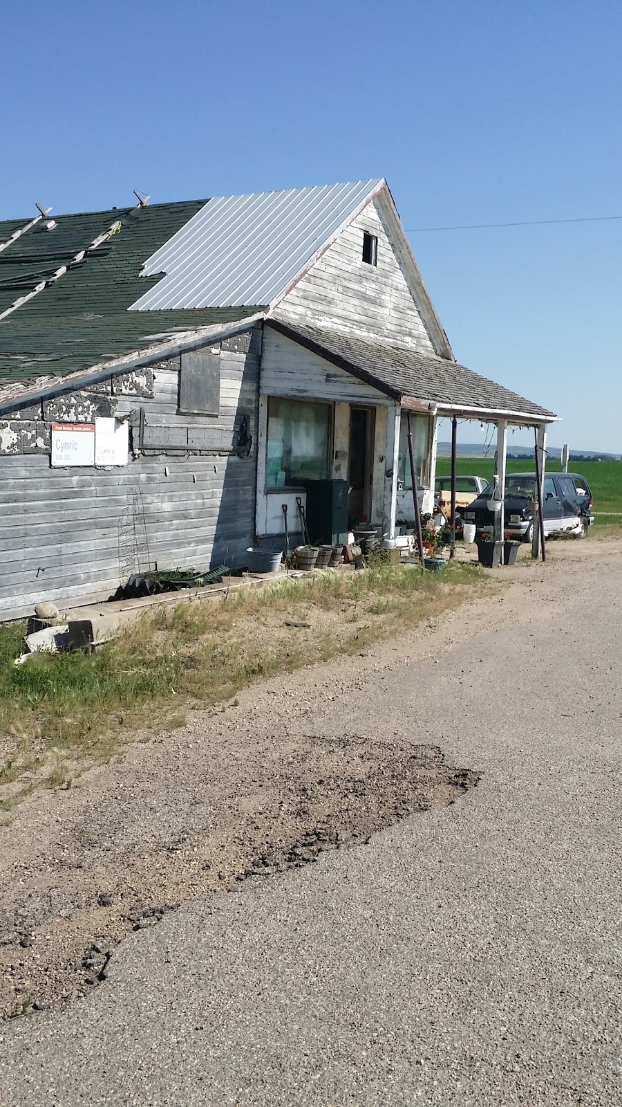 D & L Cymric Store | SK-20, Cymric, SK S0G 0Z0, Canada | Phone: (306) 484-4607