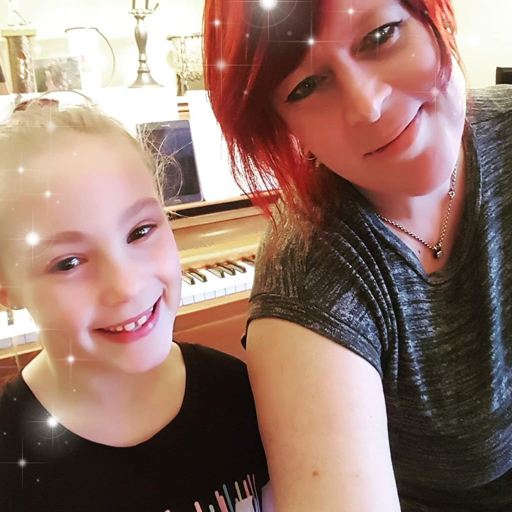 Laurel Smith Vocal Lessons & Entertainment | 1709 8 Ave NE #2, Calgary, AB T2E 0S9, Canada | Phone: (403) 465-4734