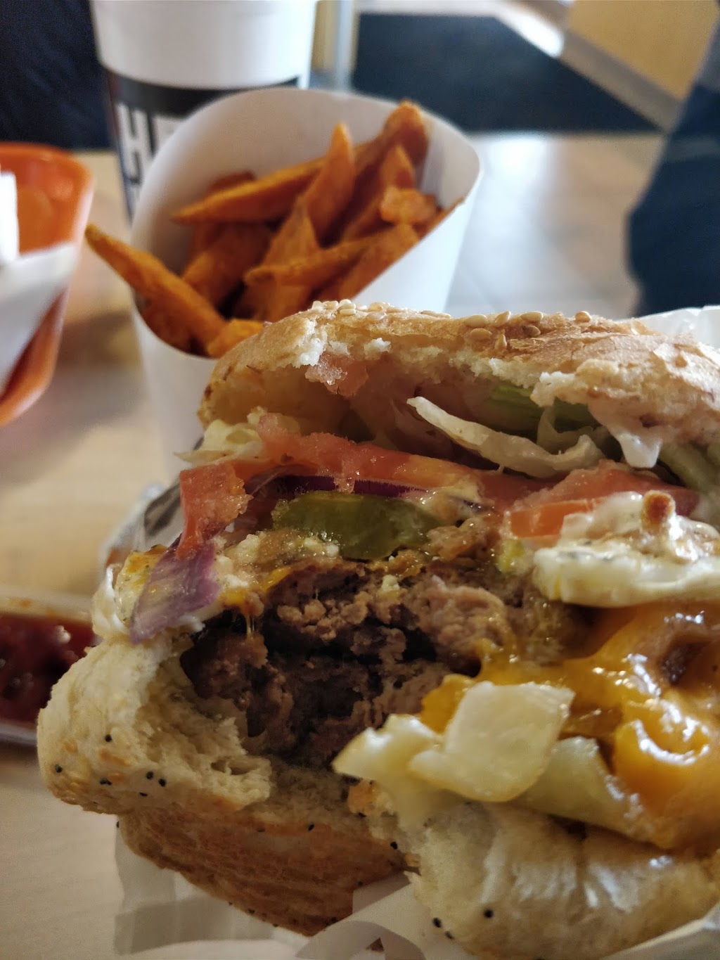 Hero Certified Burgers | Shopping Centre, 8750 Bayview Ave, Richmond Hill, ON L4B 4V9, Canada | Phone: (905) 709-2844