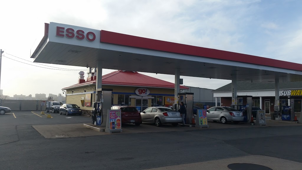 Esso | 390 Pleasant St, Dartmouth, NS B2Y 3S5, Canada | Phone: (902) 461-2715