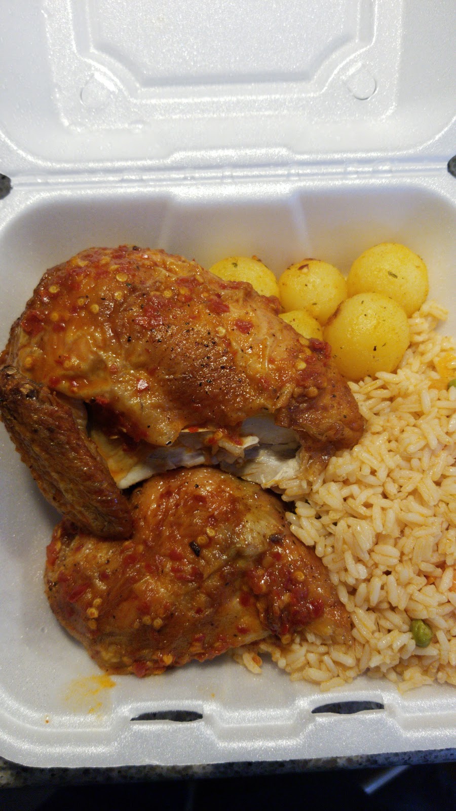 Lisboa Bakery & Deli | 735 Twain Ave, Mississauga, ON L5W 1X1, Canada | Phone: (905) 670-7991