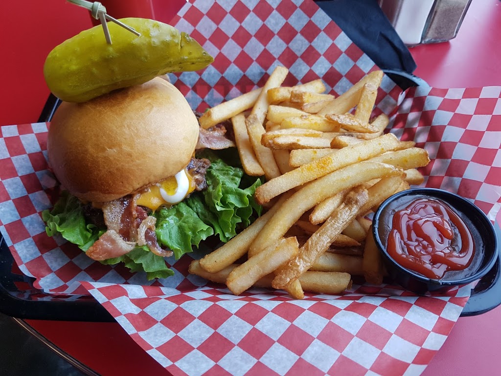 Kens Diner | 6104 Schonsee Way, Edmonton, AB T5Z 0K6, Canada | Phone: (780) 244-5367