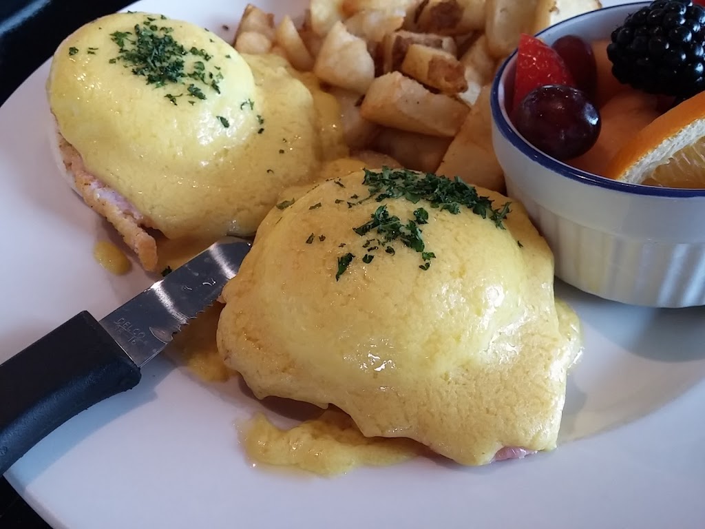 The Governor Restaurant | 246 Governors Rd, Dundas, ON L9H 3K2, Canada | Phone: (289) 238-8292