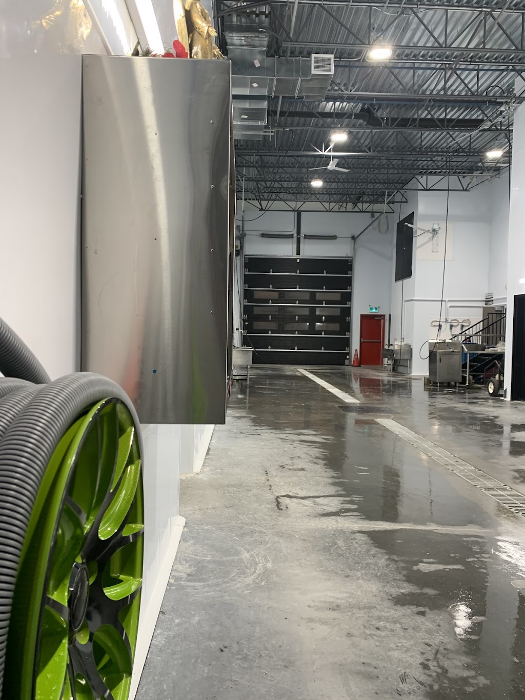 Lave-Auto Trois-Rivieres-Ouest | 4080 Bd Saint-Jean, Trois-Rivières, QC G9B 2M2, Canada | Phone: (819) 693-2550