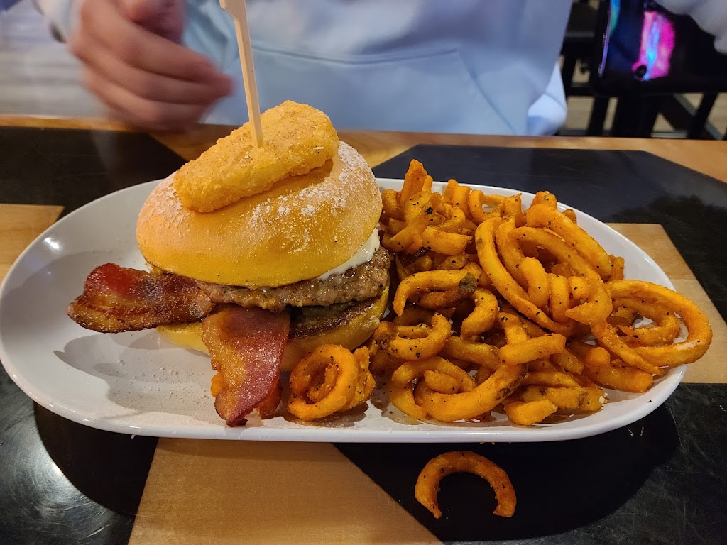 Underdogs | 2609 Portage Ave, Winnipeg, MB R3J 0P6, Canada | Phone: (204) 615-6104