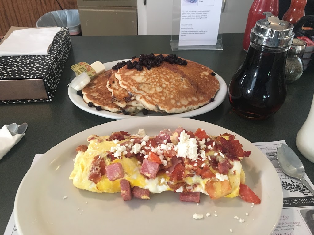 Mardees | 9475 Maple St, Clarence Center, NY 14032, USA | Phone: (716) 741-3807