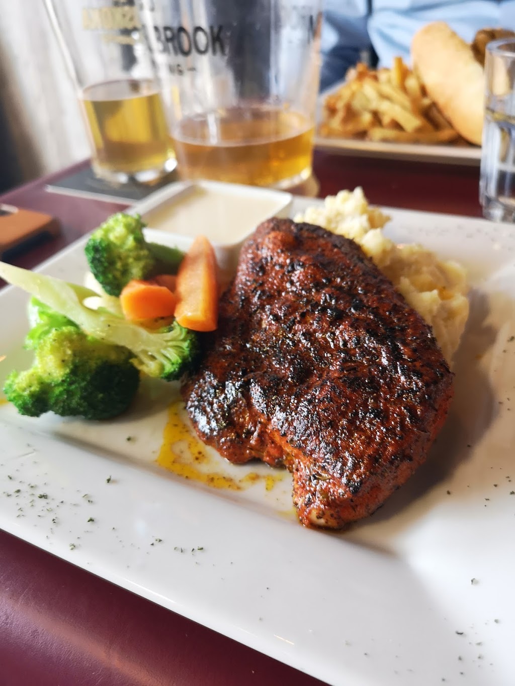 Little Bourbon House | 3655 St Clair Ave E, Scarborough, ON M1M 1T1, Canada | Phone: (416) 536-1806