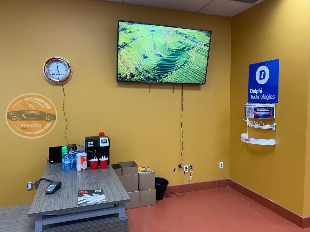 Orange Auto Services Inc | 2344 Wyecroft Rd Unit F1, Oakville, ON L6L 6M1, Canada | Phone: (905) 825-8277