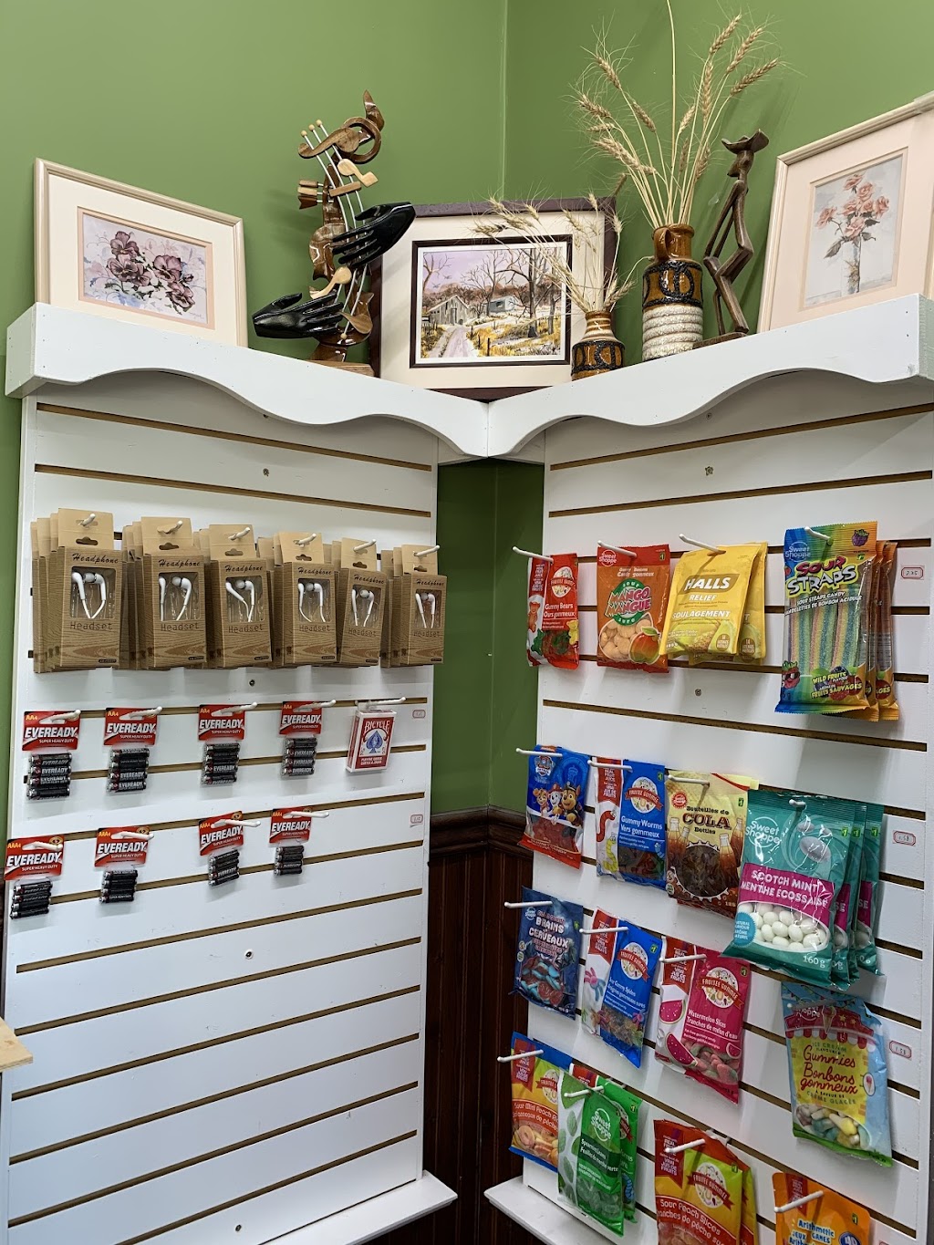 Yongs convenience store | 550 Main St N, Ituna, SK S0A 1N0, Canada | Phone: (306) 537-1779