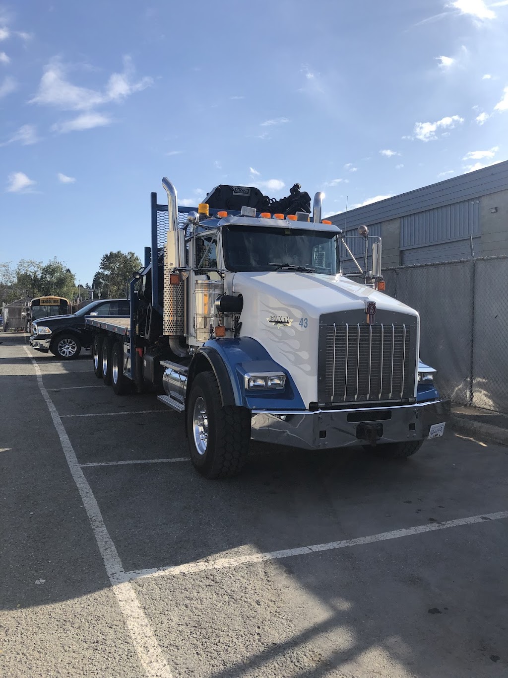 Advance truck and crane | 2937 Flagman St, Abbotsford, BC V4X 0A5, Canada | Phone: (604) 825-1931