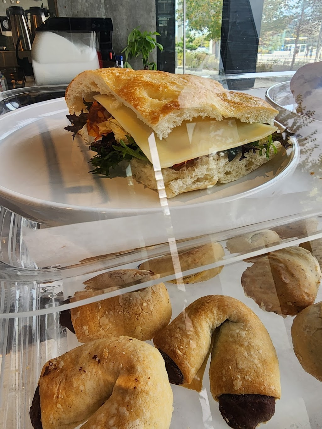 Baristello Outremont | 1330 Ave.Thérèse-Lavoie-Roux, Montréal, QC H2V, Canada | Phone: (514) 419-4005