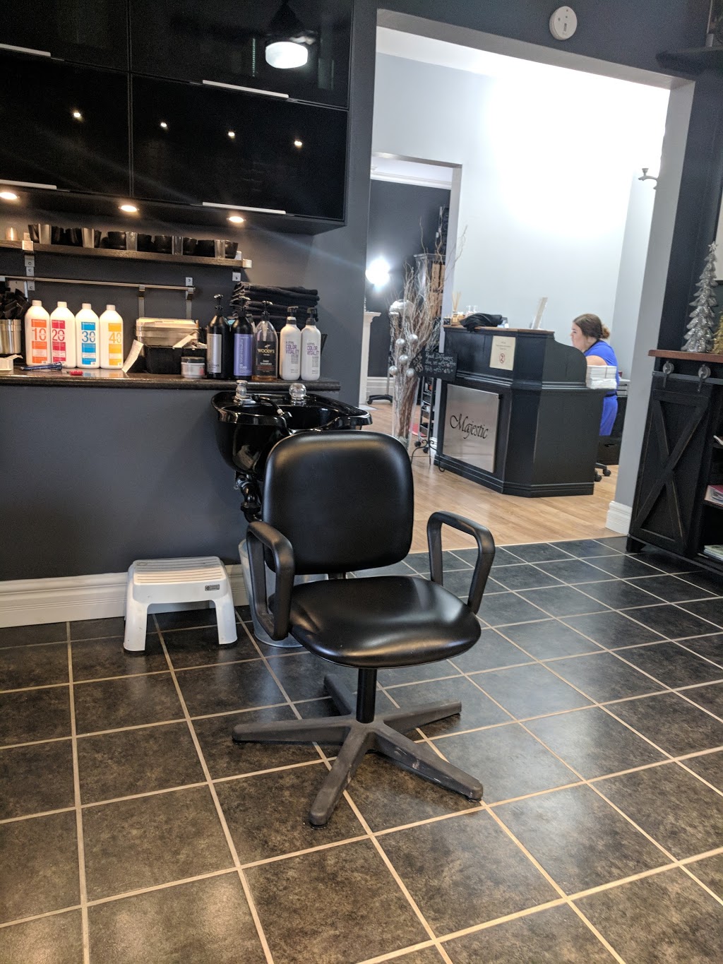 Majestic Salon & Spa | 93 Goderich St W, Seaforth, ON N0K 1W0, Canada | Phone: (519) 527-2900