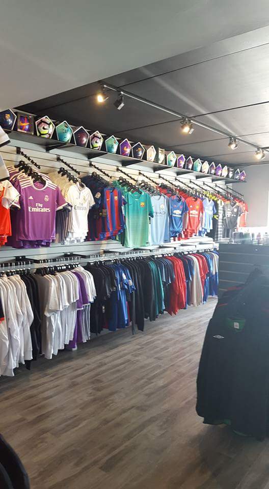 Soccer Maxx Milton | 13 Charles St #103, Milton, ON L9T 2G5, Canada | Phone: (905) 878-0506