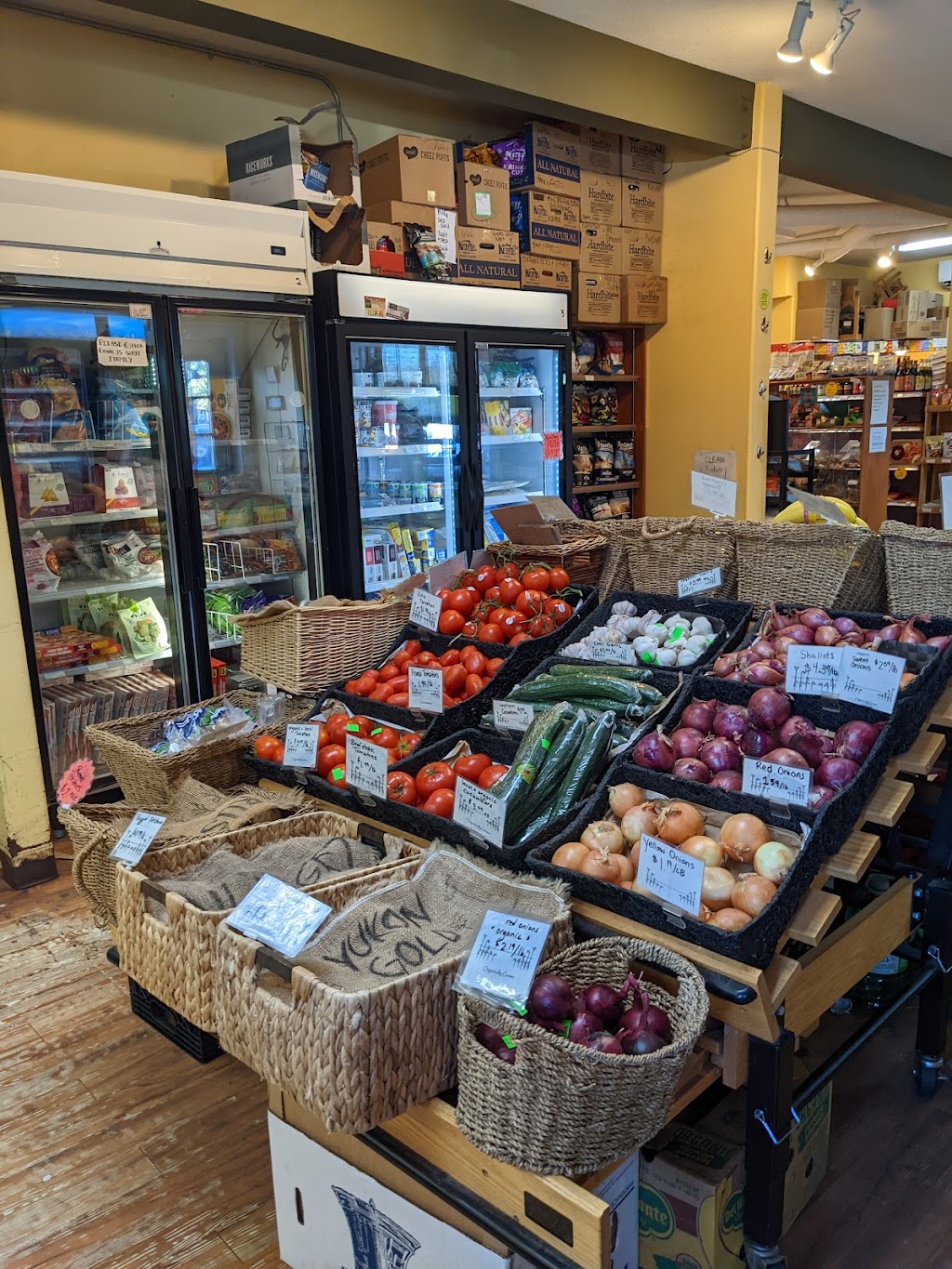 Seeds Food Market | 2733a Dunsmuir Ave, Cumberland, BC V0R 1S0, Canada | Phone: (250) 336-0129