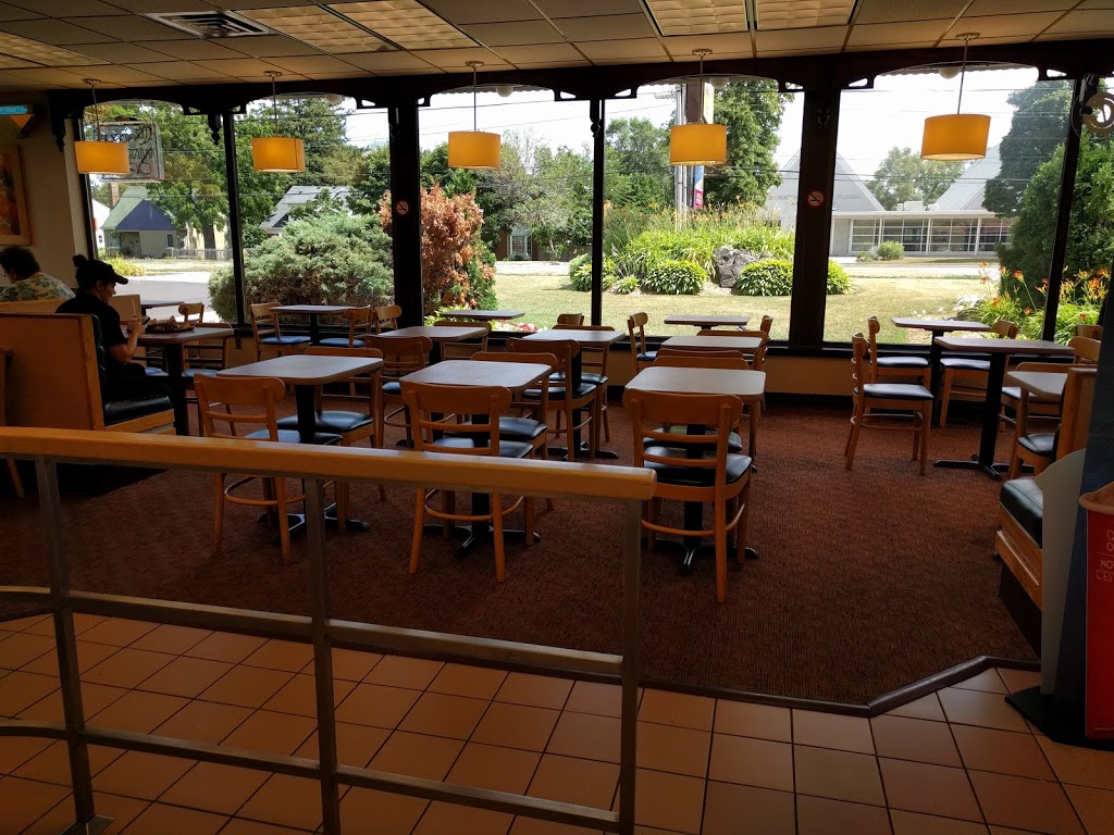 Wendys | 145 Plains Rd E, Burlington, ON L7T 2C4, Canada | Phone: (905) 634-4882