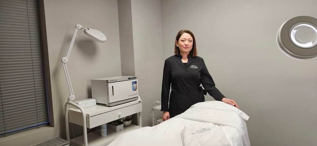 EuroDerm | 1729 Av. Bourgogne, Chambly, QC J3L 1Y8, Canada | Phone: (367) 777-1133