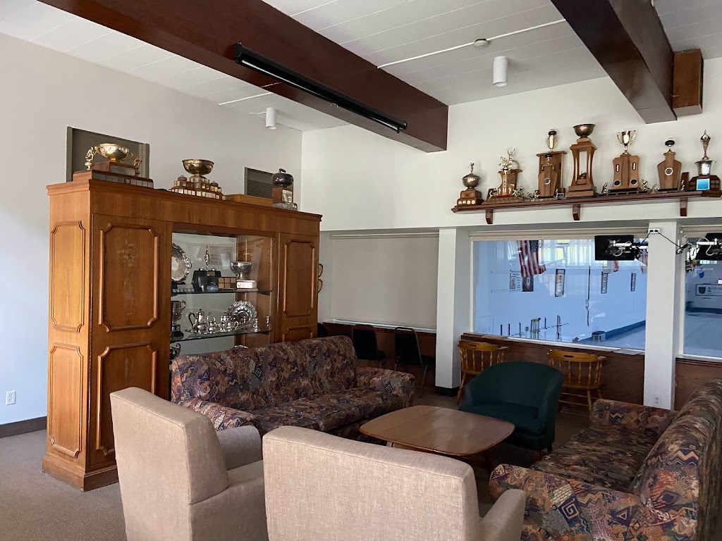 Montreal West Curling Club | 17 Chem. Ainslie, Montréal-Ouest, QC H4X 1K4, Canada | Phone: (514) 486-5831