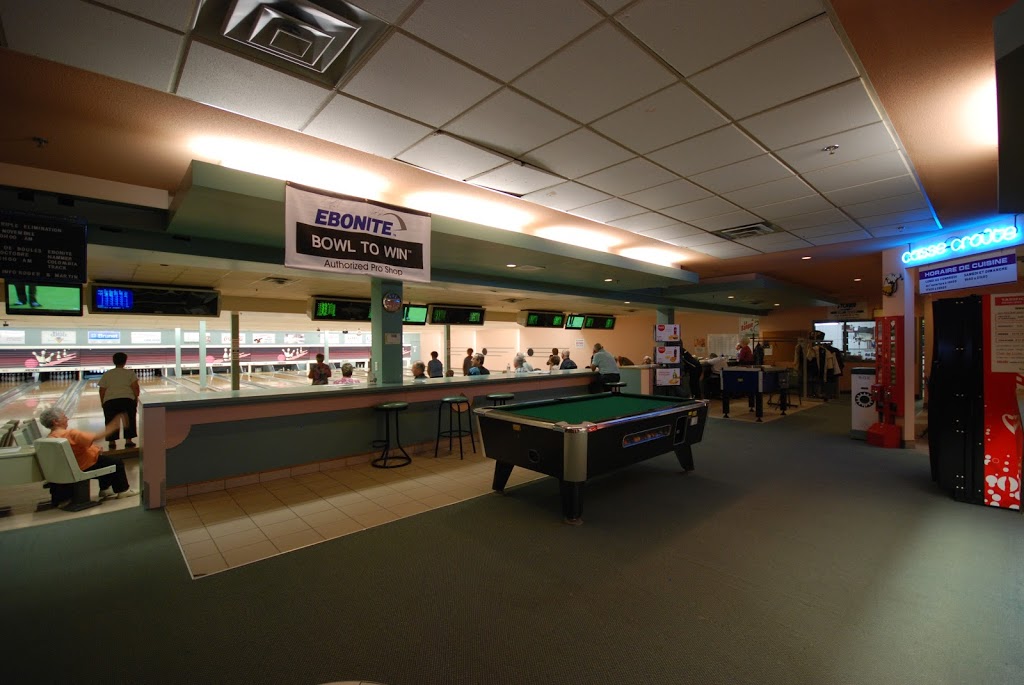 Salon de Quilles La Place | 4565 Boulevard Saint-Joseph, Saint-Nicéphore, QC J2A 1B4, Canada | Phone: (819) 472-1181