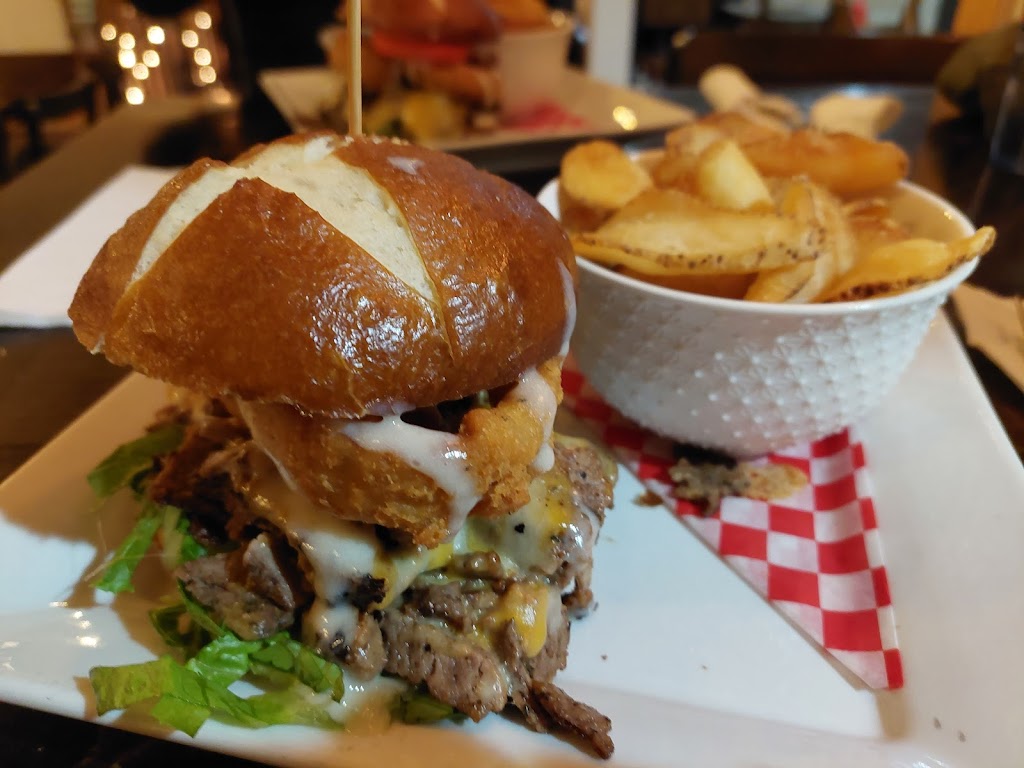 Family And Friends Restaurant | 45 Broadway St N, Kensington, PE C0B 1M0, Canada | Phone: (902) 291-3334